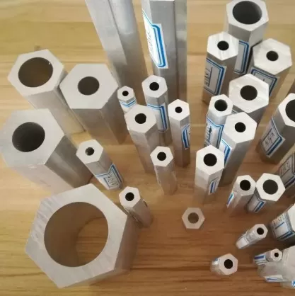 Thanh lục giác rỗng